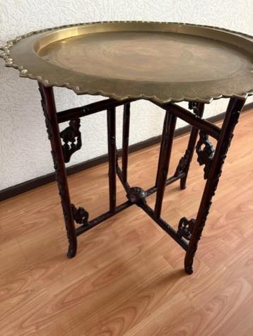 Chinese tafel met messing blad, ca. 1900 beschikbaar voor biedingen