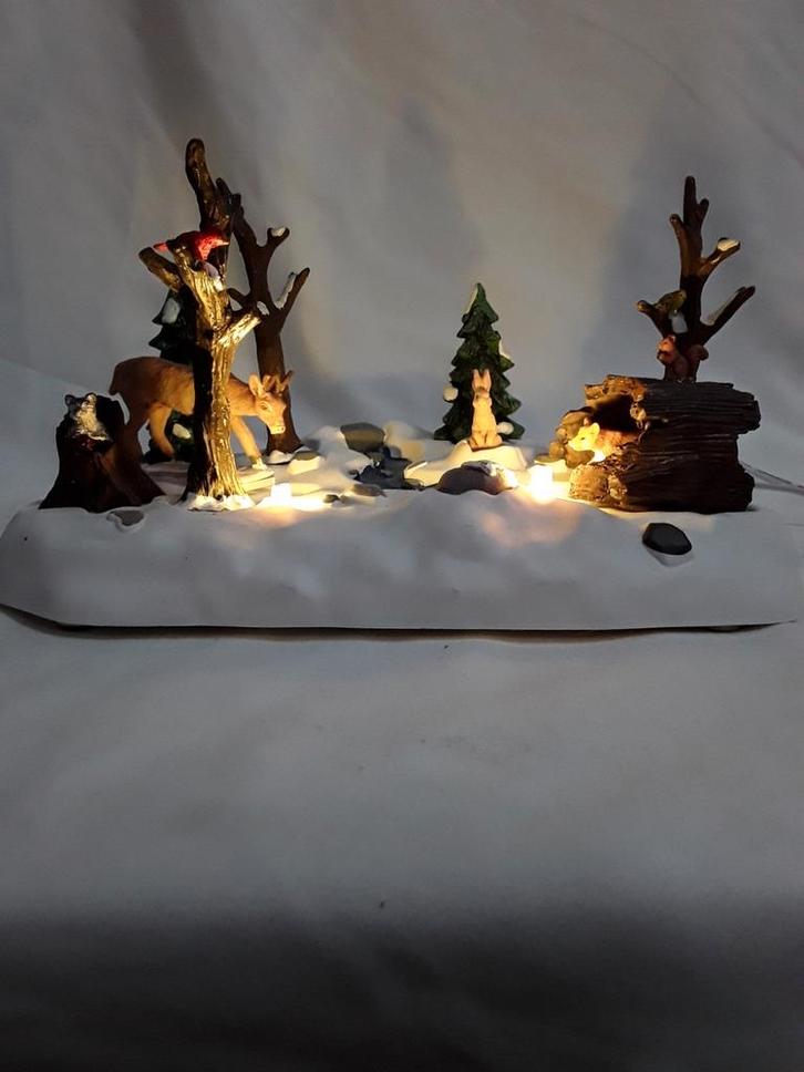 Lemax 34636 snowy forest jaar 2013., Diversen, Kerst, Zo goed als nieuw, Ophalen of Verzenden