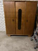 Antieke houten kledingkast, Ophalen