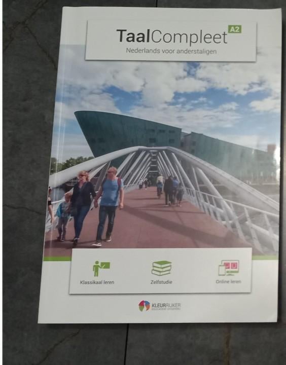 TaalCompleet A2 - Nederlands voor anderstaligen (vlekkeloos), Boeken, Ophalen of Verzenden, Zo goed als nieuw, Nederlands, Non-fictie