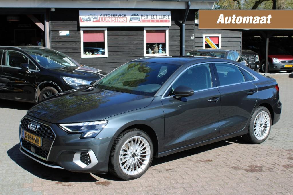 Audi A3 Limousine 30 TFSI Advanced edition automaat - trekha, Gebruikt, 680 kg, Origineel Nederlands, Bedrijf