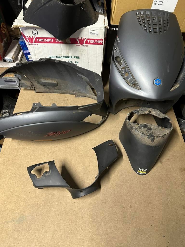 Originele Kappenset Piaggio zip mat grijs, Ophalen of Verzenden, Gebruikt, Kap, Piaggio