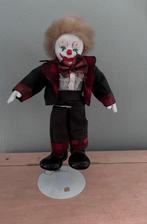 Vintage clown pop op standaard – zwart met rood geruit, Verzamelen, Poppen, Ophalen of Verzenden, Gebruikt, Overige typen