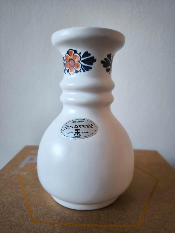 Keramieken Vaas Flora Gouda Holland, Antiek en Kunst, Antiek | Vazen, Ophalen of Verzenden