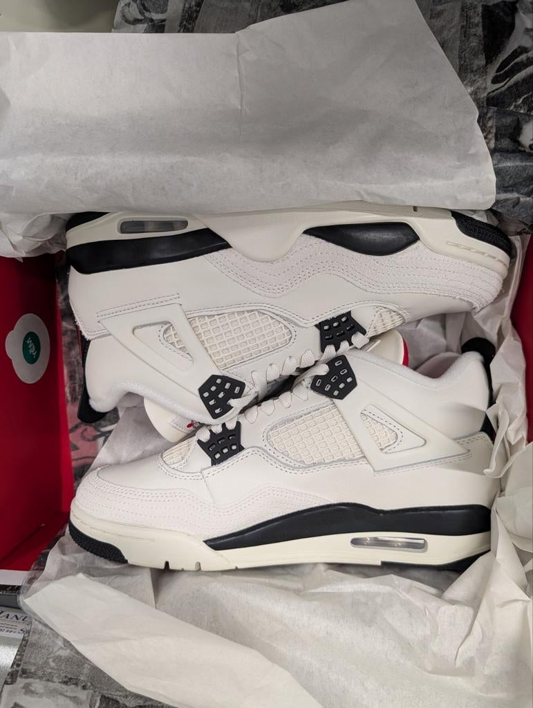 Air Jordan 4 Retro - Nieuw in doos - Maat 42, Kleding | Heren, Schoenen, Ophalen of Verzenden