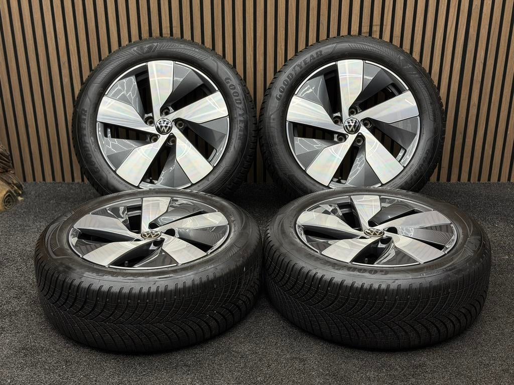 Originele 17 inch VW Passat B9 Bologna 5x112 ET41 All Season, Ophalen, 215 mm, ., Banden en Velgen