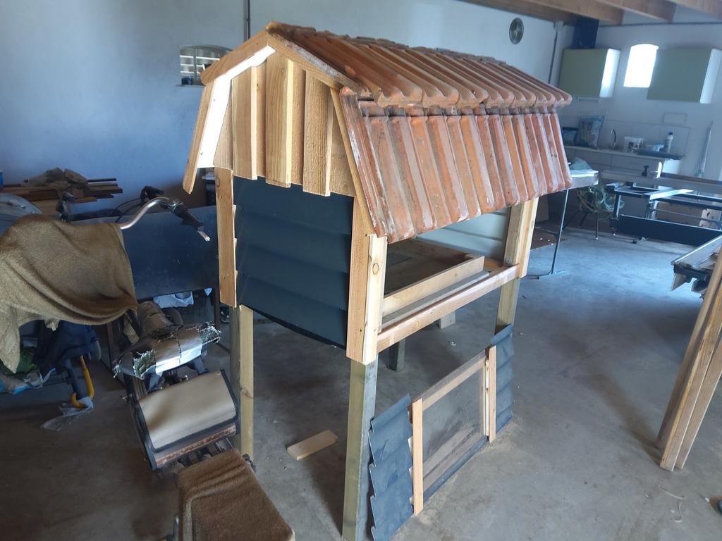 Hok voor konijn of kip

Kippenhok of konijnenhok, Ophalen, 110 cm of meer, 90 cm of meer, Konijn