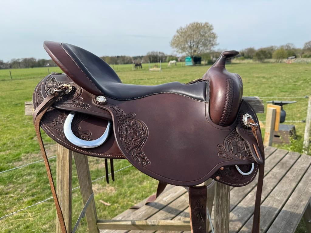 Prachtig freemax westernzadel cow short choco + kifra pads, Dieren en Toebehoren, Ophalen, Zo goed als nieuw, Western