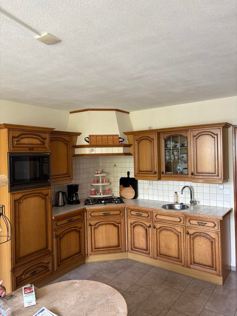 Keuken inclusief apparatuur, Huis en Inrichting, Keuken | Complete keukens, Ophalen of Verzenden, Gebruikt, Graniet of Steen, Hoekkeuken