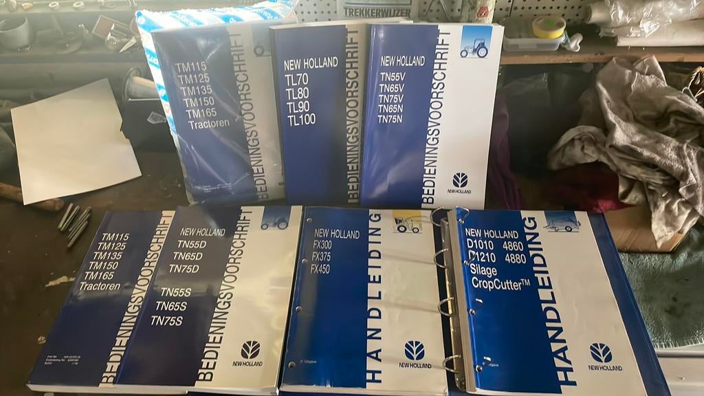 Party New Holland bediengsvoorschrift boeken, Zakelijke goederen, Ophalen of Verzenden