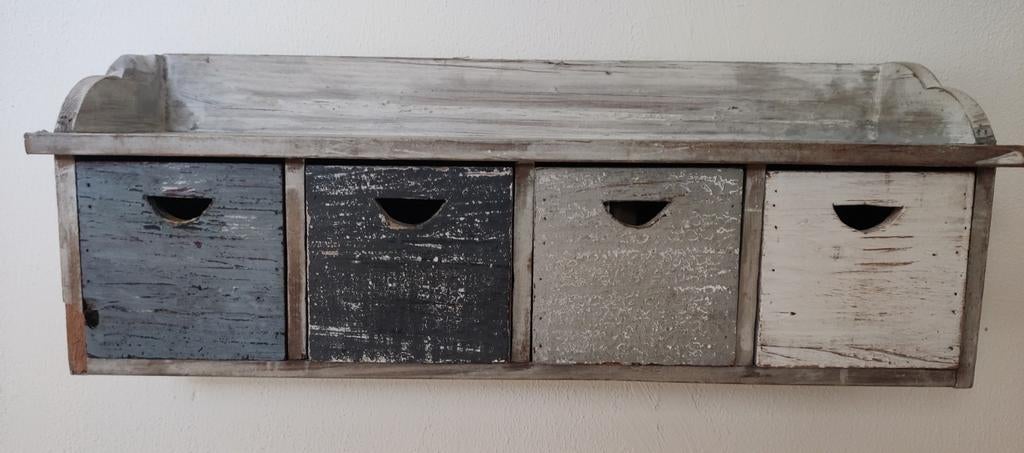 Houten wandkastje met 4 lades, Ophalen