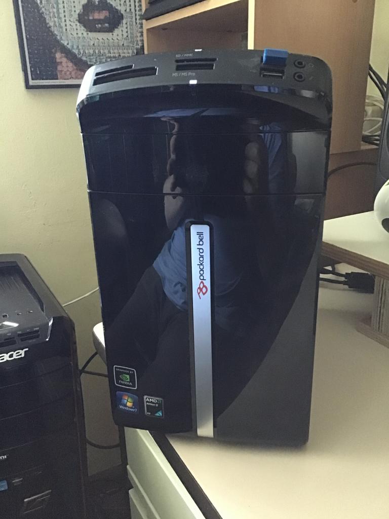 Packard Bell desktop pc, Gebruikt, HDD, Ophalen of Verzenden, Met videokaart