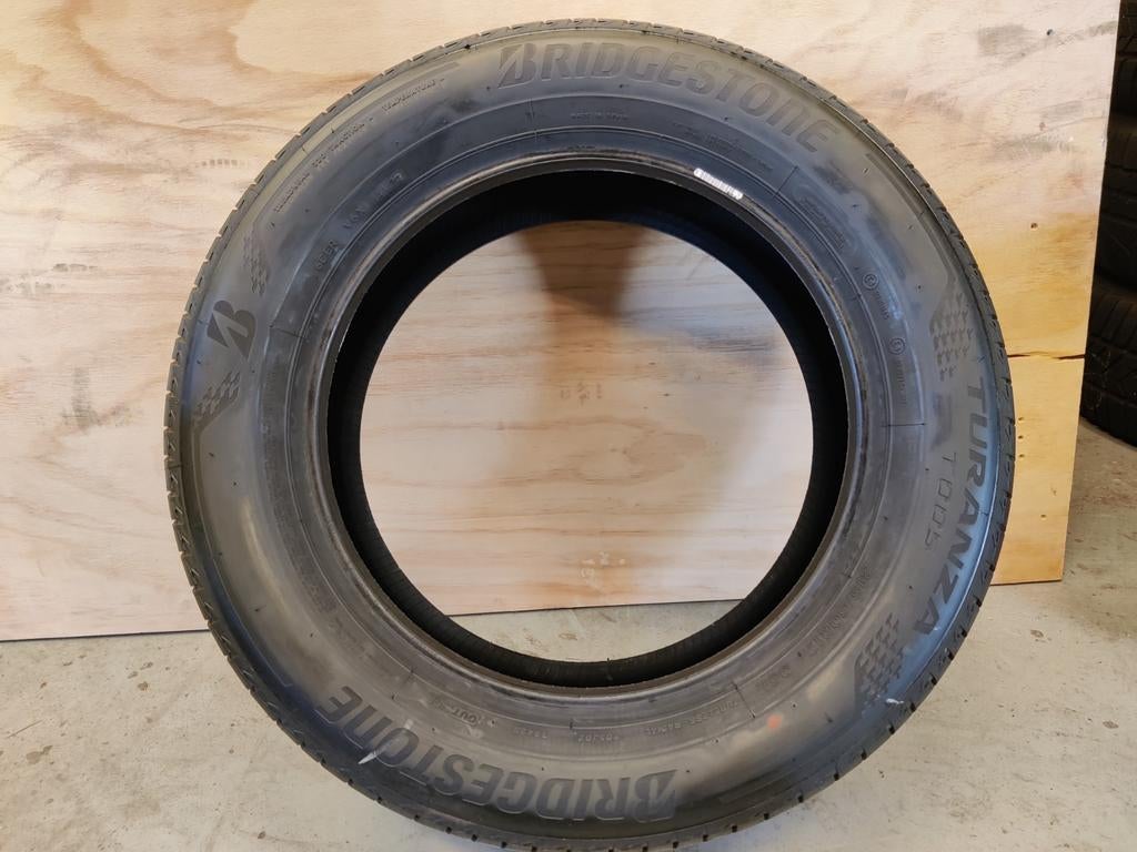2x 215/60R17 Bridgestone Zomerbanden Demo/nieuw, Auto-onderdelen, Banden en Velgen, 215 mm, 6121PD, 17 inch, Ophalen of Verzenden