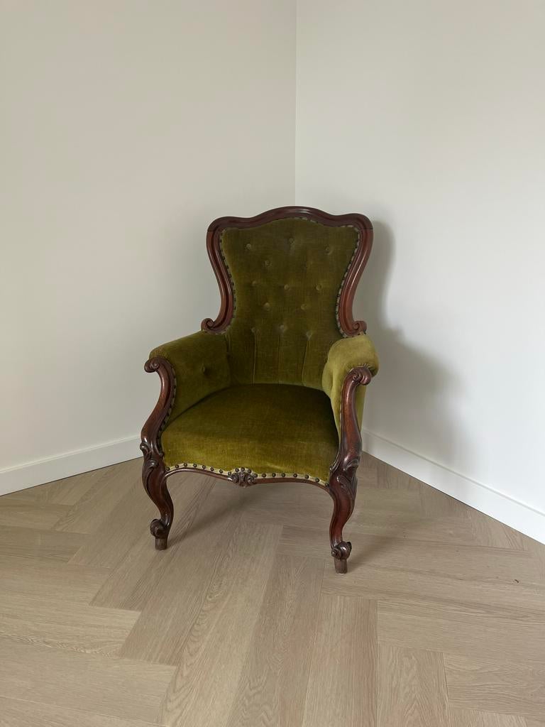 Antieke fauteuil, groen fluweel, sierlijk houtsnijwerk, Ophalen