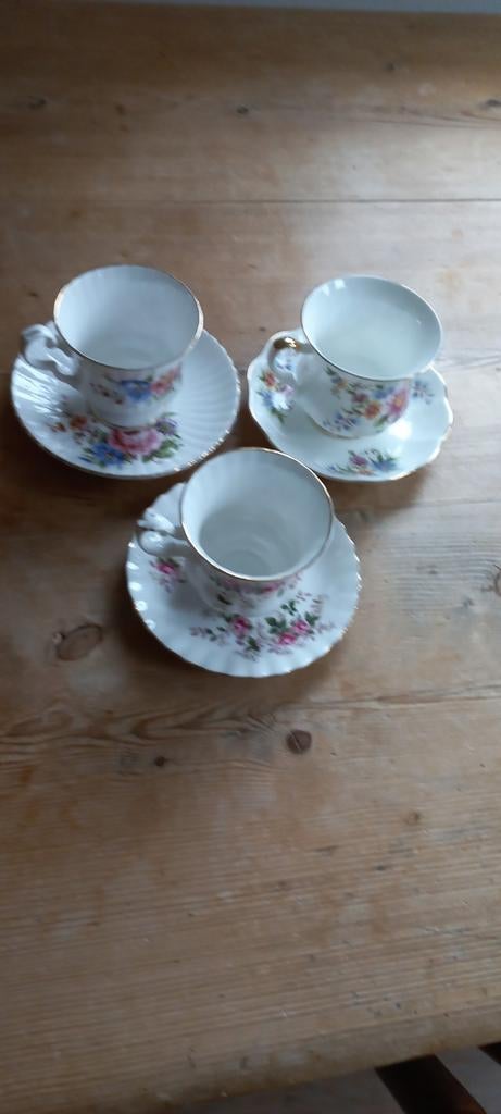 Set van 3 Royal Albert en Royal Windsor theekopjes, Antiek en Kunst, Antiek | Servies los, Ophalen