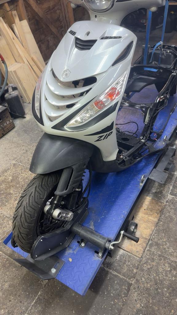 zip sp vork omgelast, Fietsen en Brommers, Ophalen of Verzenden, Zo goed als nieuw, Benzine, Zip