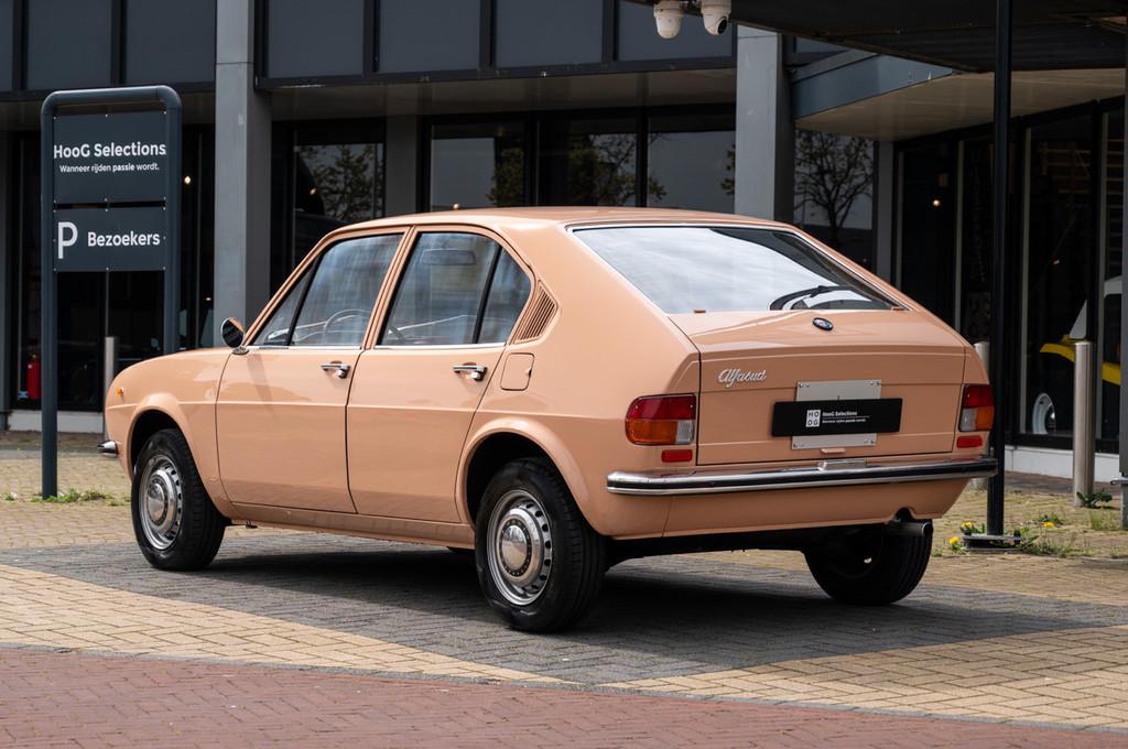 Alfa Romeo Alfasud 1.2 (bj 1973), Lederen bekleding, 4 stoelen, Beige, Handgeschakeld