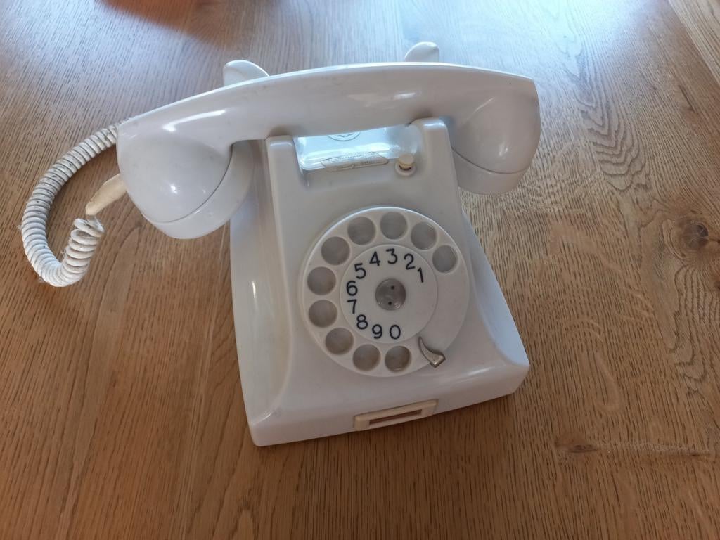 Antieke telefoon Wit bakeliet, Telecommunicatie, Vaste telefoons | Niet Draadloos, Ophalen of Verzenden, Gebruikt, Met draaischijf