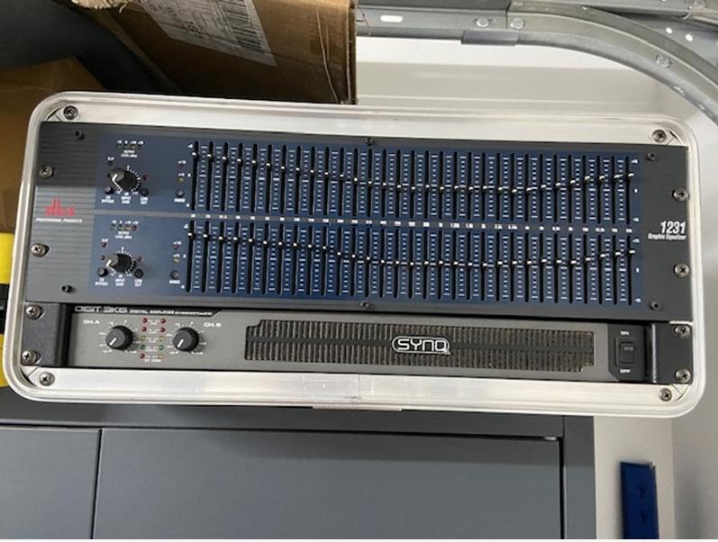 Synq 3K6 - DBX equalizer in case, Ophalen, Gebruikt, 1000 watt of meer, P.A.