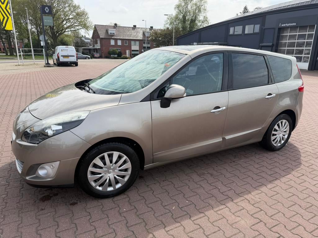 Renault Grand Scénic 1.2 TCe 130PK 7-per Panoramadak Cruise, Voorwielaandrijving, Panoramadak, 4 cilinders, Beige