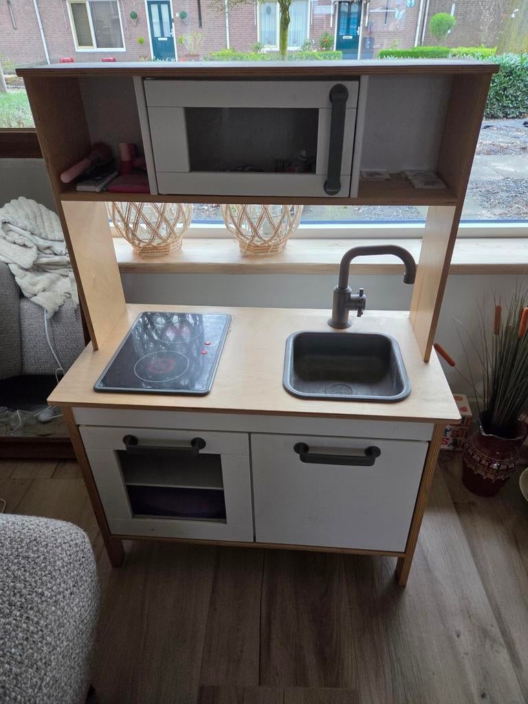 IKEA Duktig kinderkeuken met magnetron en kookplaat, Ophalen, Zo goed als nieuw
