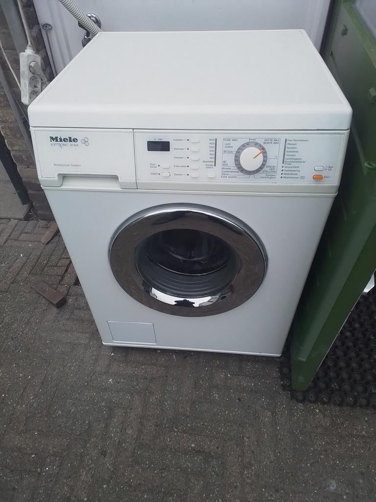 Miele wasmachine 1600 toeren, 6 tot 8 kg, Ophalen, 1600 toeren of meer, 85 tot 90 cm