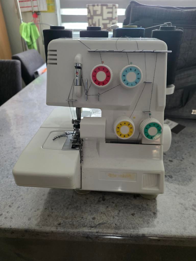 Medion lockmachine MD 10685 met tas ophalen., Ophalen of Verzenden