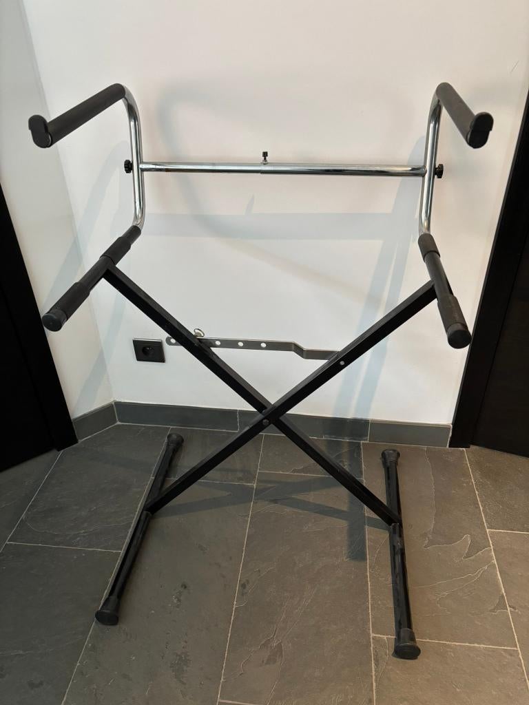 Keyboard synth stand standaard statief 2 tier, Muziek en Instrumenten, Standaards, Ophalen, Gebruikt, Instrumentstandaard, Keyboard of Synthesizer