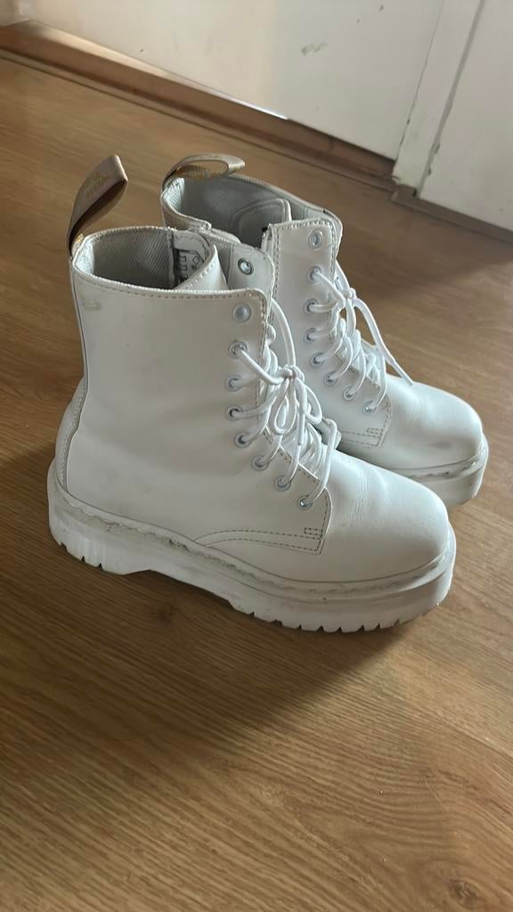 Witte dr martens, Verzenden, Wit, Lage of Enkellaarzen, Zo goed als nieuw