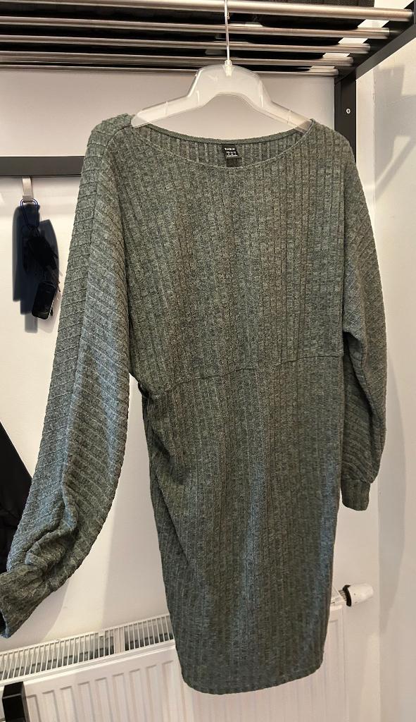 Jurk, Kleding | Dames, Ophalen of Verzenden, Nieuw, Grijs, Boven de knie