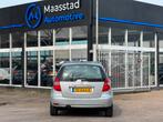 Mercedes-Benz A-klasse 200 Avantgarde AUT Pano Airco Schoon, 136 pk, Gebruikt, 4 cilinders, Leder en Stof