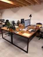 2 Houten bureaus met stalen poten - Industrieel design, Huis en Inrichting, Bureaus, Ophalen, Gebruikt, Bureau