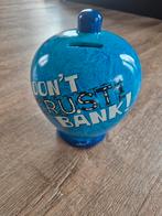 Keramieken spaarpot don't trust the bank blauw, Ophalen of Verzenden, Zo goed als nieuw, Steen, Aardewerk of Keramiek, Dier