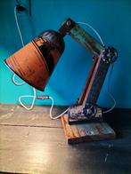 Industriële tafellamp Hoogte: 42 cm, Gebruikt, Vintage, Ophalen of Verzenden, Overige materialen