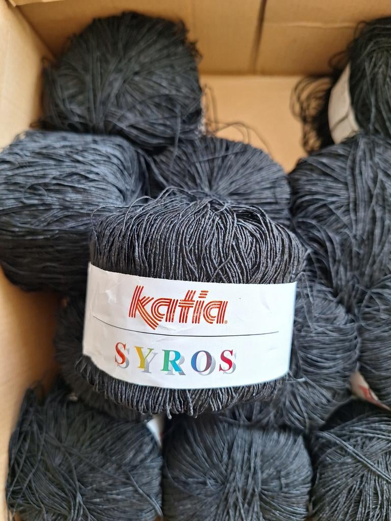 22 bollen garen voor haken of breien - Katia, Ophalen of Verzenden, Breien of Haken, Wol of Garen