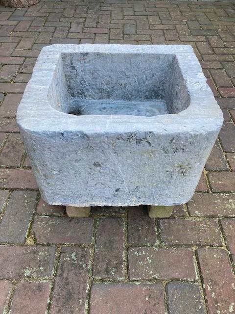 Oude Belgisch hardstenen trog gootsteen pompbak, D, Antiek en Kunst, Curiosa en Brocante, Ophalen