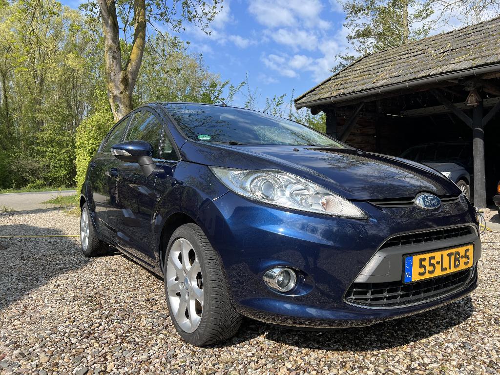 Ford Fiësta 1.6 Ti-vct 120pk 88KW 5DR 2010 Blauw, Auto's, Voorwielaandrijving, 40 €/maand, Zwart, Blauw