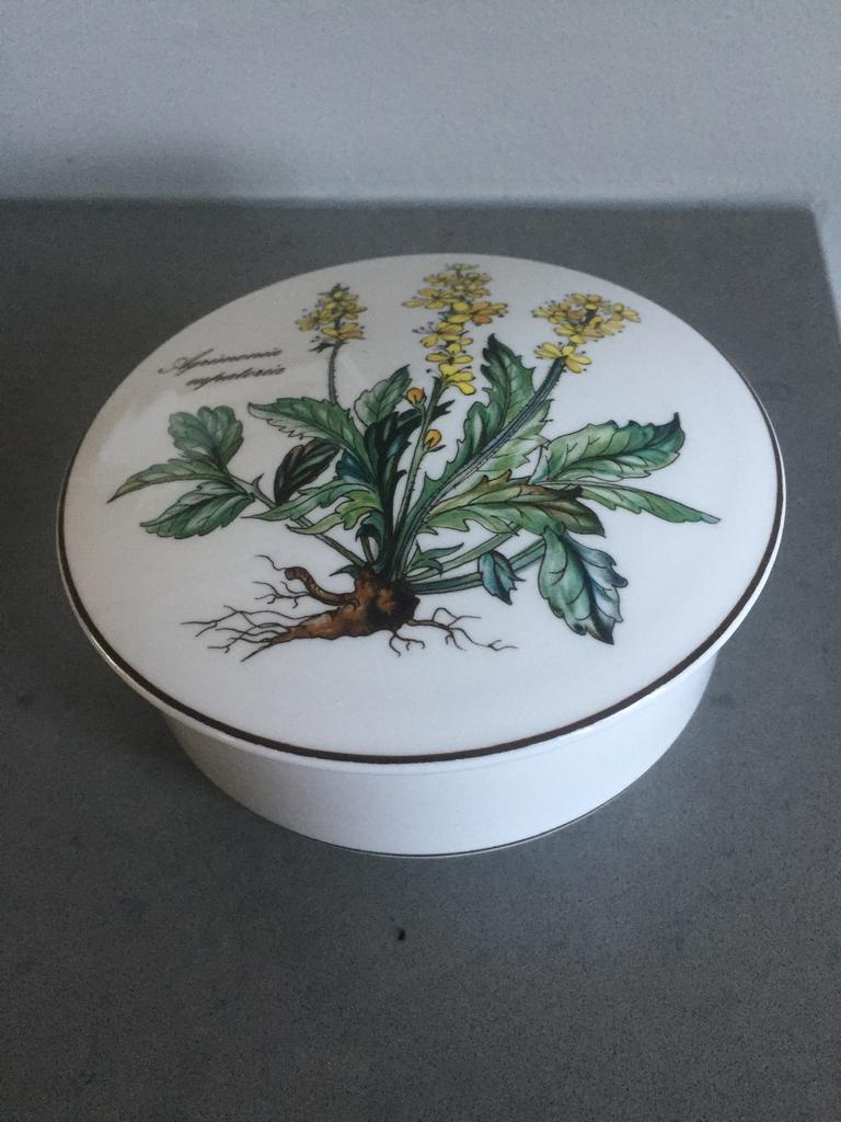 Villeroy en Boch dekseldoosje en Royal Bavaria pot, Antiek en Kunst, Antiek | Porselein, Ophalen of Verzenden
