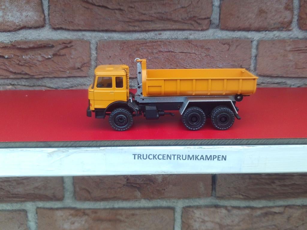 Conrad  Iveco  Magirus., Ophalen of Verzenden, Zo goed als nieuw, Bus of Vrachtwagen, Conrad