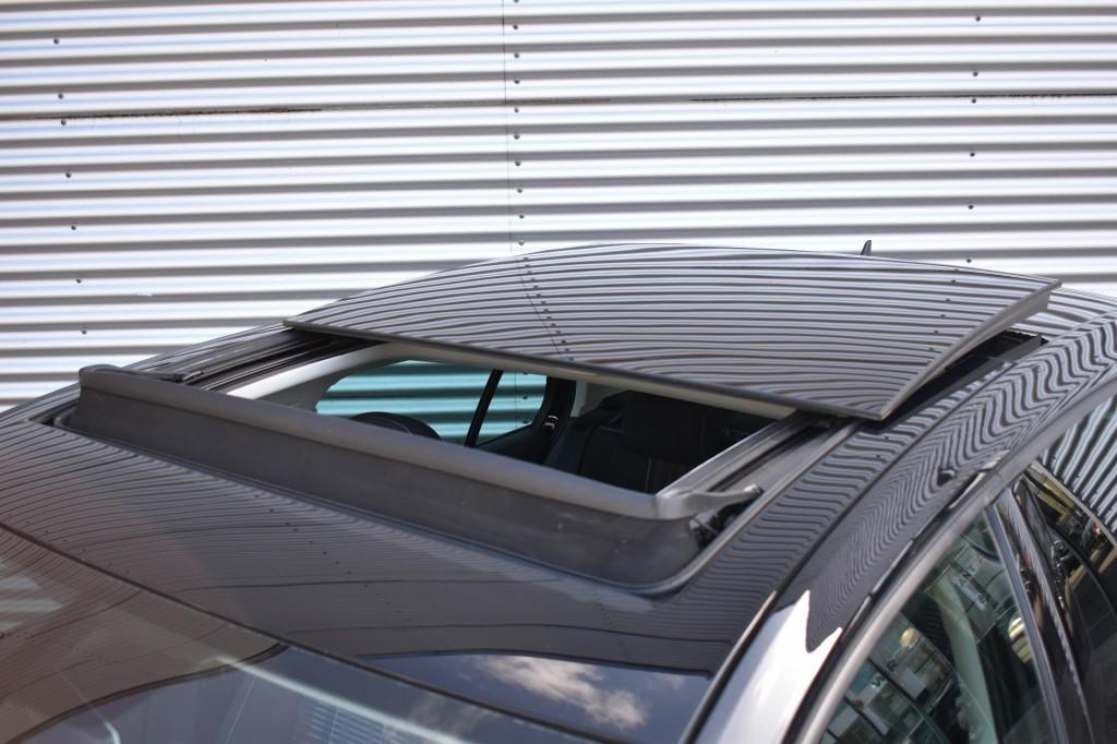 Volkswagen GOLF 1.4 TSI 5DRS. LOUNGE / SCHUIF/KANTELDAK / ST, Voorwielaandrijving, 4 cilinders, 150 pk, Zwart