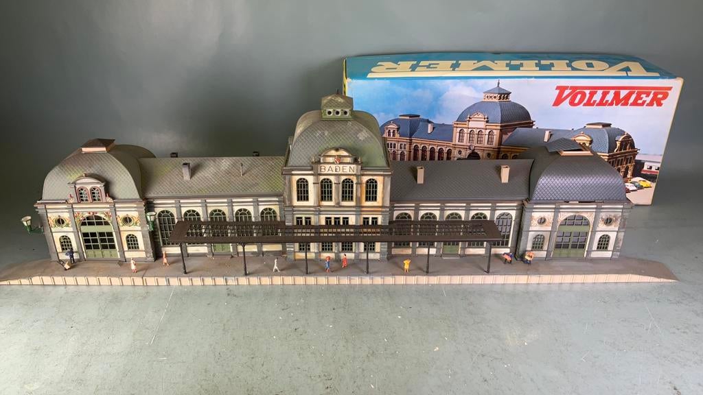 Vollmer 3560 BADEN BAHNHOF  voor ho baan Marklin Fleischmann, Hobby en Vrije tijd, Modeltreinen | H0, Overige merken, Gelijkstroom of Wisselstroom