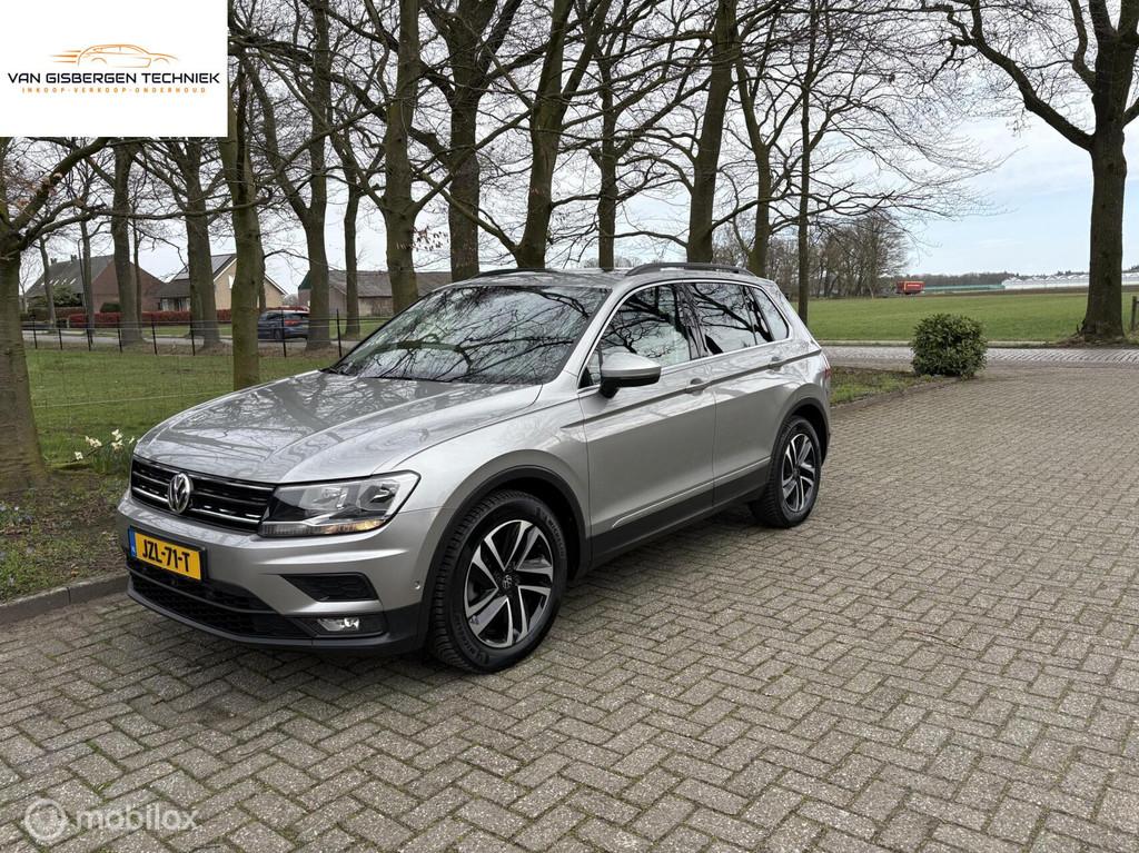 Volkswagen Tiguan 1.4 TSI Business leer, pano, carplay enz, Voorwielaandrijving, 125 pk, Gebruikt, 4 cilinders