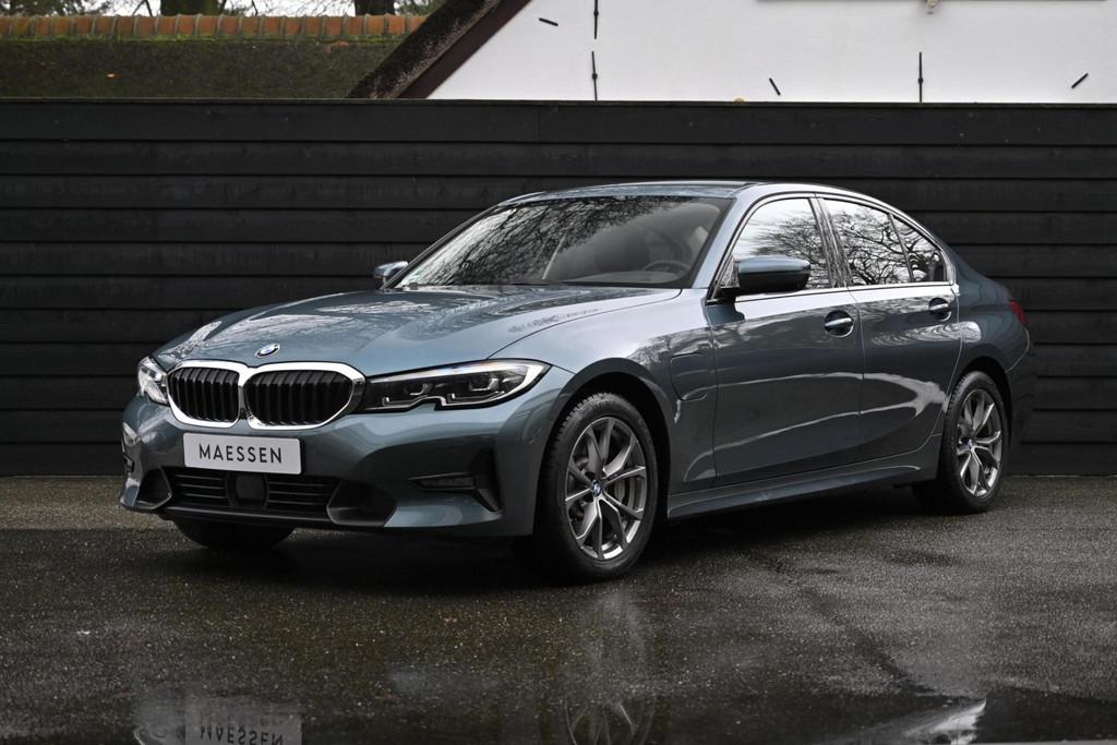 BMW 3-serie 330e Sport Line 360 Camera | ACC | Sport Stoel, 1998 cc, Achterwielaandrijving, Gebruikt, 4 cilinders