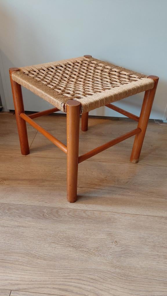 Scandinavisch Houten krukje met touw zitting, Ophalen, Gebruikt, Hout