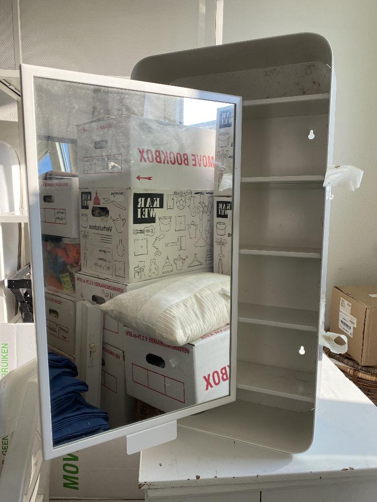 IKEA badkamer kast, Ophalen, Minder dan 50 cm, Spiegelkast, Zo goed als nieuw