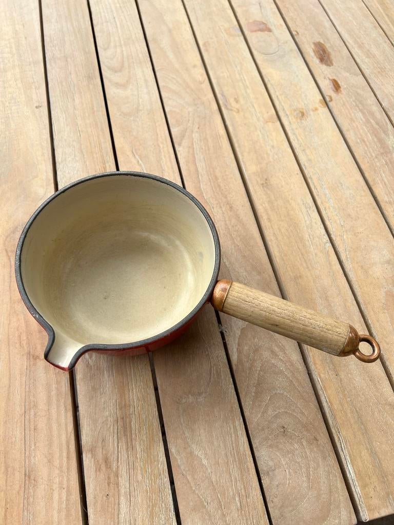 Le Creuset sauspan rood met houten handvat 17 cm, Gebruikt, Ophalen, Kookpan of Snelkookpan, Keramische plaat
