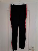Zwarte broek met rood witte bies maat 38 M ZARA stretch, Maat 38/40 (M), Ophalen of Verzenden, Zo goed als nieuw, Lang