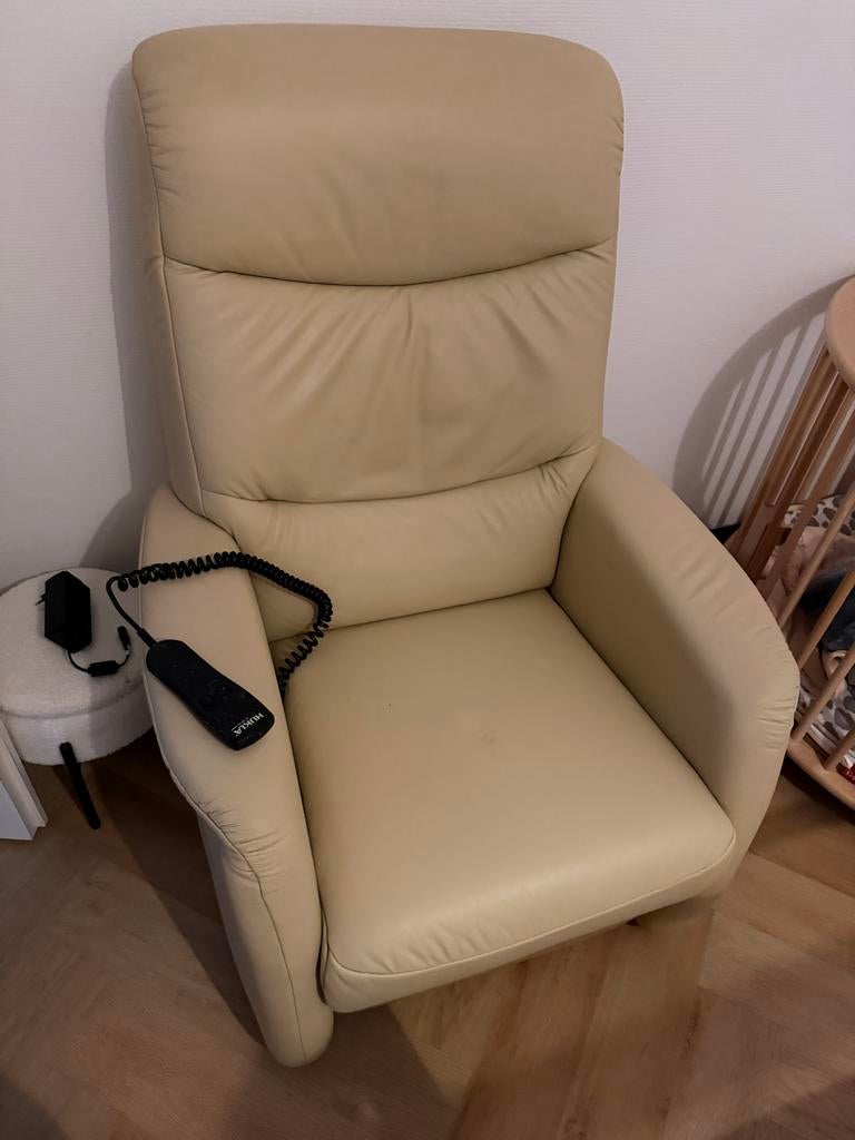 HUKLA relax/sta-op stoel, Huis en Inrichting, Fauteuils, Ophalen, Gebruikt, Leer, 75 tot 100 cm