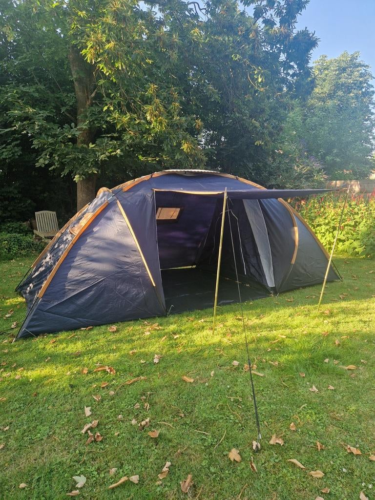 Ruime 4-persoons koepeltent met luifel - Ideaal voor familie, Caravans en Kamperen, Tenten, Ophalen of Verzenden, Gebruikt, Tot en met 6