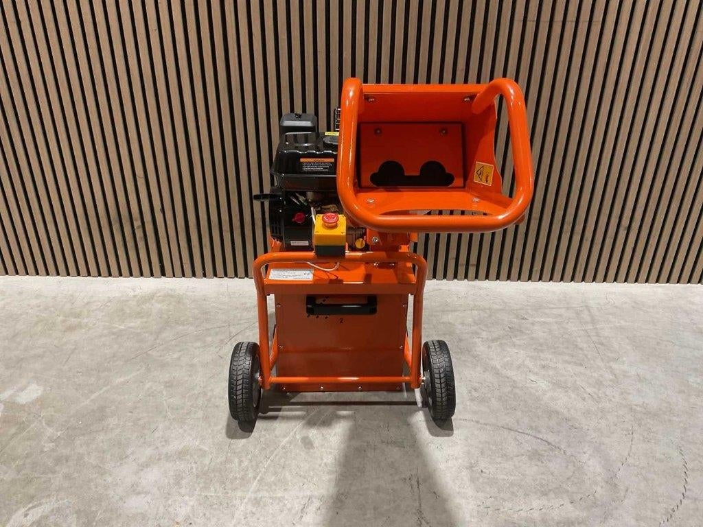 Rte 6779 houthakselaar‼️, Ophalen, Nieuw, Benzine, Met opvangbak